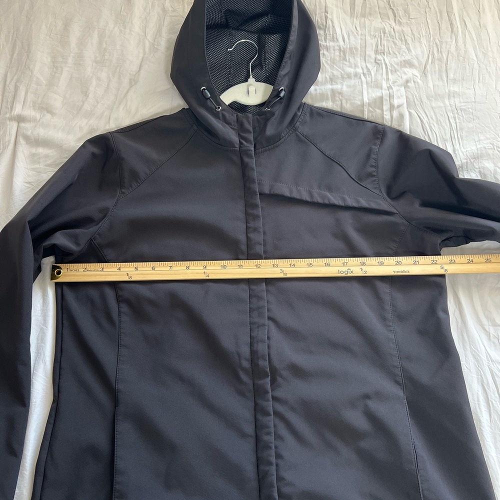 New Balance women’s. Black and Gray Patterned Jacket Size XL - Picture 6 of 10